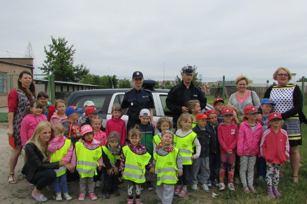 Dzieci odwiedziły suwalskich policjanctów