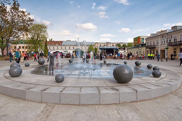 Zagłosuj na Plac M. Konopnickiej