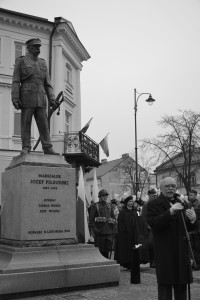 Zmarł Marian Konieczny – rzeźbiarz i autor suwalskiego pomnika Marszałka Piłsudskiego