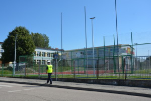 SUWALSCY POLICJANCI SPRAWDZAJĄ DROGI PRZY SZKOŁACH