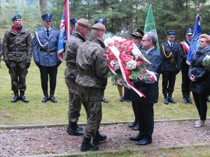 Suwałki Grupa Bielickiego obchody w lesie szwajcarskim