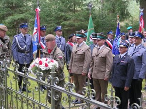 Suwałki Grupa Bielickiego obchody w lesie szwajcarskim