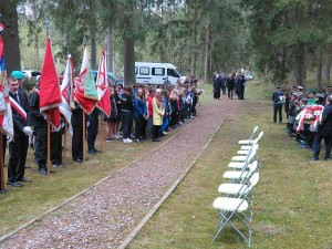 Suwałki Grupa Bielickiego obchody w lesie szwajcarskim