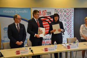 Suwałki SOK konferencja bluesowa podpisanie umowy