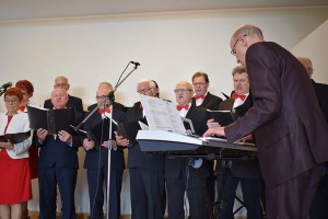 Suwałki seniorzy koncert 100 lat niepodległości