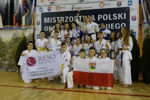 10 medali karateków