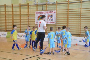 Suwałki rozgrywki unihokeja przedszkolaków