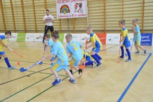 Suwałki rozgrywki unihokeja przedszkolaków