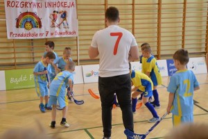 Suwałki rozgrywki unihokeja przedszkolaków