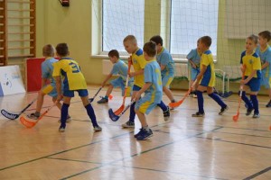 Suwałki rozgrywki unihokeja przedszkolaków