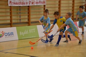 Suwałki rozgrywki unihokeja przedszkolaków