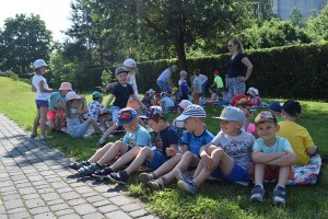 Suwałki Biblioteka Publiczna czytanie dzieciom