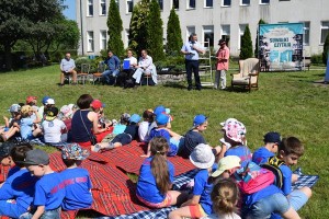 Suwałki Biblioteka Publiczna czytanie dzieciom