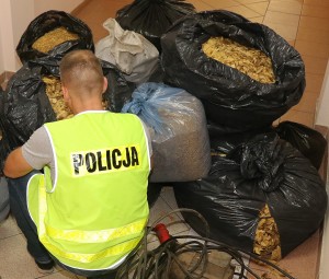 Ujawniona kontrabanda i narkotyki