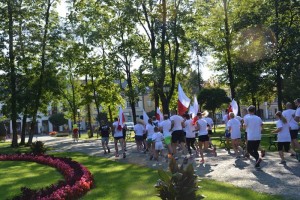 Suwałki 100-lecie wyzwolenia sadzenie dębów wolności