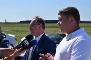 Suwałki Moto Show konferencja lotnisko