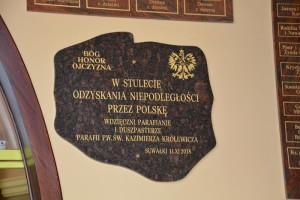 Suwałki parafia Kazimierza Królewicza odsłonięcie tablicy