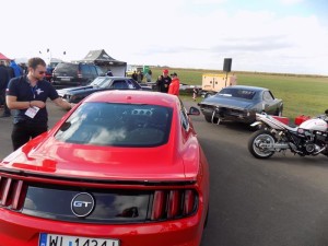 Festiwal motoryzacji na suwalskim lotnisku