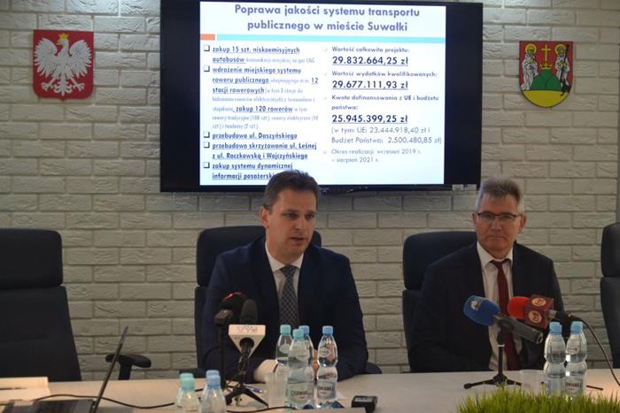 Suwałki Urząd Miejski konferencja nowe autobusy i rowery