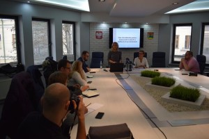 Suwałki Urząd Miasta konferencja opieka nad dziećmi