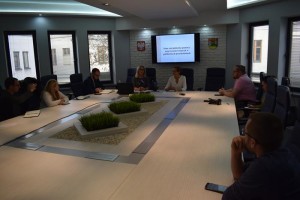 Suwałki Urząd Miasta konferencja opieka nad dziećmi