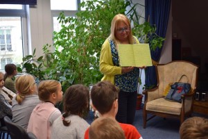 Suwałki Agnieszka Frączek spotkanie w Bibliotece Publicznej w Suwałkach