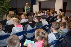 Suwałki Agnieszka Frączek spotkanie w Bibliotece Publicznej w Suwałkach