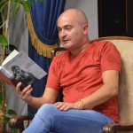 Suwałki Biblioteka Publiczna spotkanie z Mirosławem Wlekłym