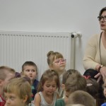 Suwałki Przedszkole nr 1 czyta dzieciom