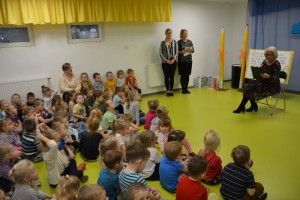 Suwałki Przedszkole nr 1 czyta dzieciom