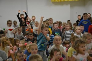 Suwałki Przedszkole nr 1 czyta dzieciom