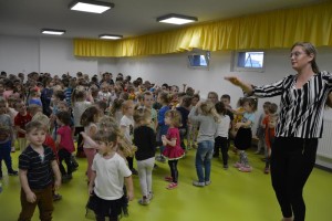 Suwałki Przedszkole nr 1 czyta dzieciom