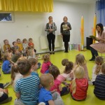 Suwałki Przedszkole nr 1 czyta dzieciom