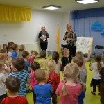Suwałki Przedszkole nr 1 czyta dzieciom