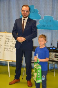 Suwałki Przedszkole nr 1 czyta dzieciom