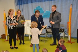 Suwałki Przedszkole nr 1 czyta dzieciom