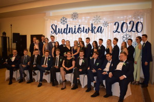 Bal Studniówkowy na ponad 60 par