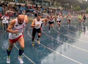 Suwałki Start 800 m. Czwarty od lewej - T. Walendykiewicz