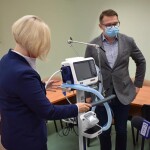 Szpital Suwałki przekazanie respiratora (1)