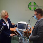 Szpital Suwałki przekazanie respiratora (1)