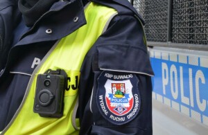 Suwalscy policjanci z kamerkami przy mundurze