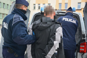 Trzech poszukiwanych zatrzymanych. 24-latek podawał się za brata bliźniaka