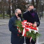Suwałki rocznica urodzin Józefa Piłsudkiego złożenie kwiatów