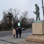 Suwałki rocznica urodzin Józefa Piłsudkiego złożenie kwiatów