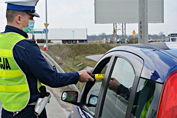 Suwałki policja kontrole trzeżwości i prędkości