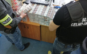 Policja zabezpieczyła 926 paczek papierosów bez polskich znaków skarbowych