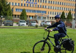Patrol rowerowy zatrzymał poszukiwanego