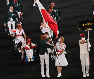 Suwalczanka Joanna Mendak chorążym