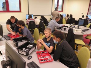 Francuzi w bibliotecznym Midicentrum