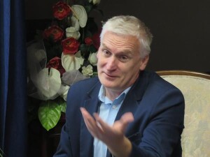 Suwałki Wojciech Koronkiewicz spotkanie w Bibliotece Publicznej